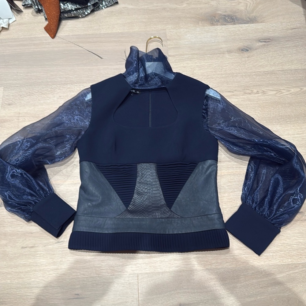 New with Tags Zell Top Featuring Mesh Sleeves